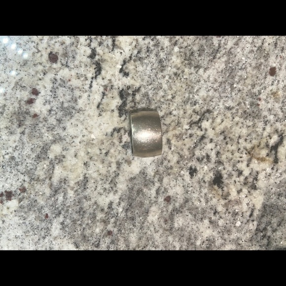 Silver ring - Picture 2 of 4